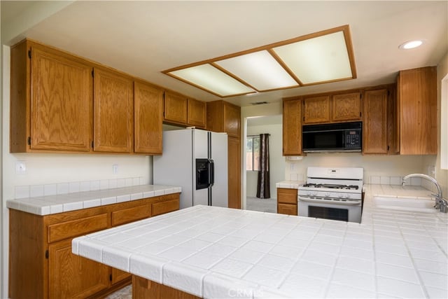 38016 Ranier, Palmdale, CA 93552 — photo 14 of 36