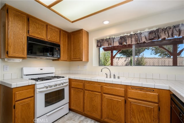 38016 Ranier, Palmdale, CA 93552 — photo 15 of 36