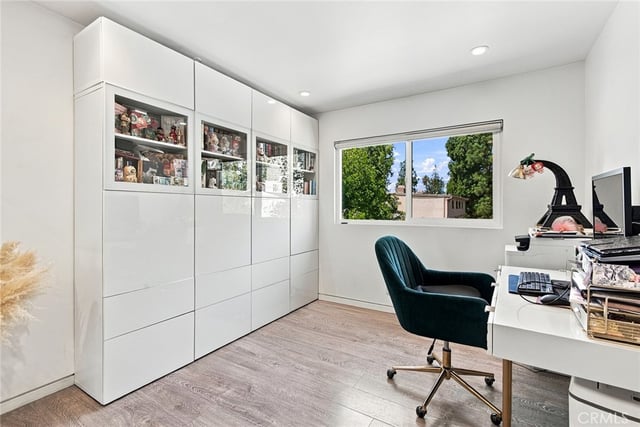 7100 Balboa Boulevard 807, Lake Balboa, CA 91406 — photo 18 of 22