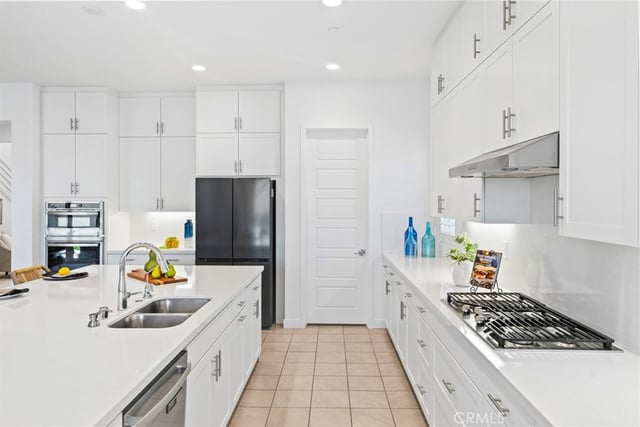 17700 Ridgeline Court, Saugus, CA 91350 — photo 13 of 73