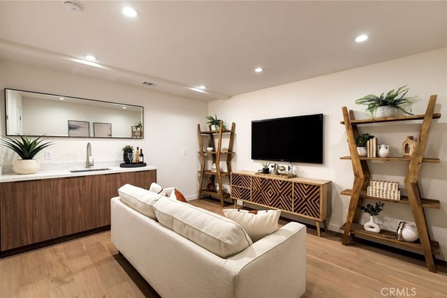 6334 Bryn Mawr, Los Angeles, CA 90068 — photo 15 of 25