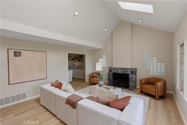 27383 Provident Road, Agoura Hills, CA 91301 — photo 5 of 44