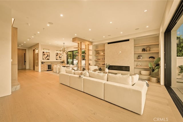 16658 Addison, Encino, CA 91436 — photo 13 of 46