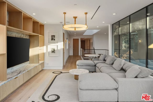 738 Palms Boulevard, Venice, CA 90291 — photo 15 of 34