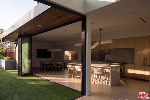 738 Palms Boulevard, Venice, CA 90291 — photo 5 of 34