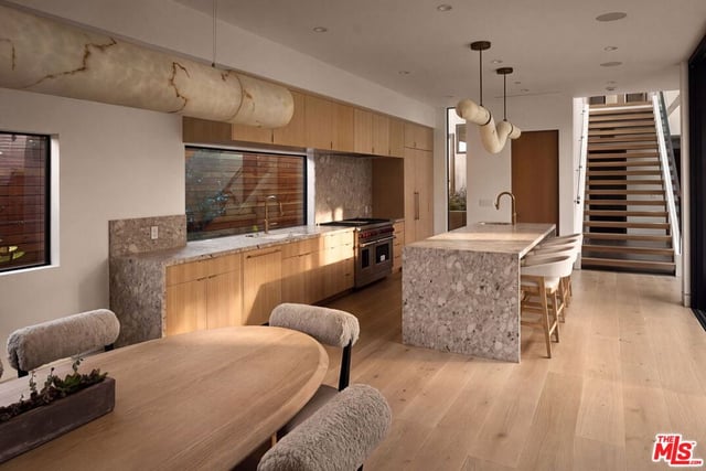 738 Palms Boulevard, Venice, CA 90291 — photo 8 of 34