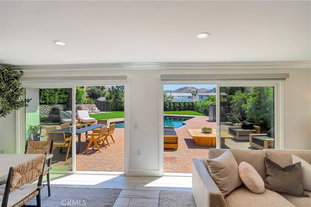 5420 Parkmor, Calabasas, CA 91302 — photo 14 of 42