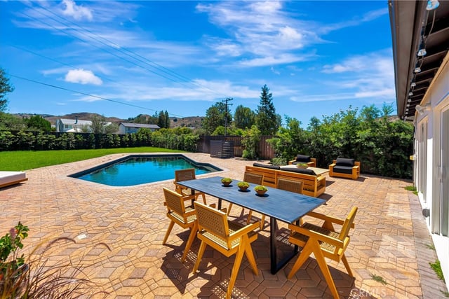 5420 Parkmor, Calabasas, CA 91302 — photo 23 of 42