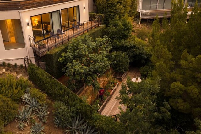 1877 Rising Glen Road, Los Angeles, CA 90069 — photo 24 of 30