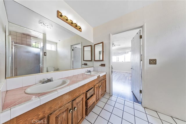 915 E 41st, Los Angeles, CA 90011 — photo 12 of 49