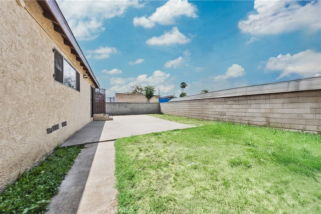 915 E 41st, Los Angeles, CA 90011 — photo 9 of 49