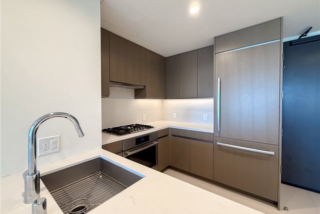 889 Francisco 2502, Los Angeles, CA 90017 — photo 3 of 55