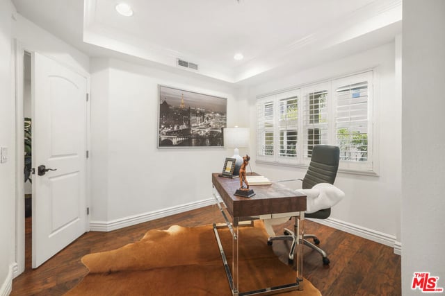 1135 Rexford Drive 302, Los Angeles, CA 90035 — photo 16 of 27