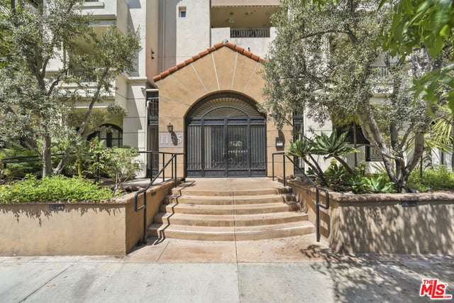 1135 Rexford Drive 302, Los Angeles, CA 90035 — photo 20 of 27
