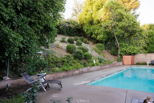 26261 Veva Way, Calabasas, CA 91302 — photo 9 of 44