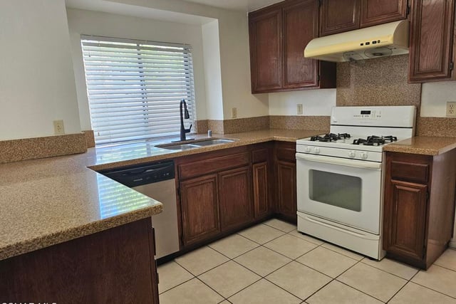 2752 Annandale Lane, Simi Valley, CA 93063 — photo 8 of 34