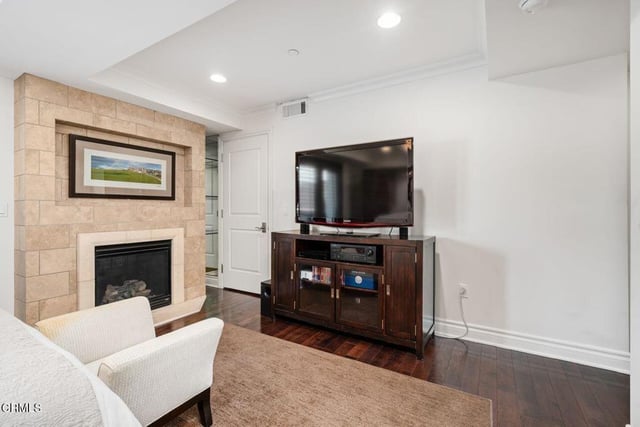 250 S De Lacey Avenue 205, Pasadena, CA 91105 — photo 15 of 34