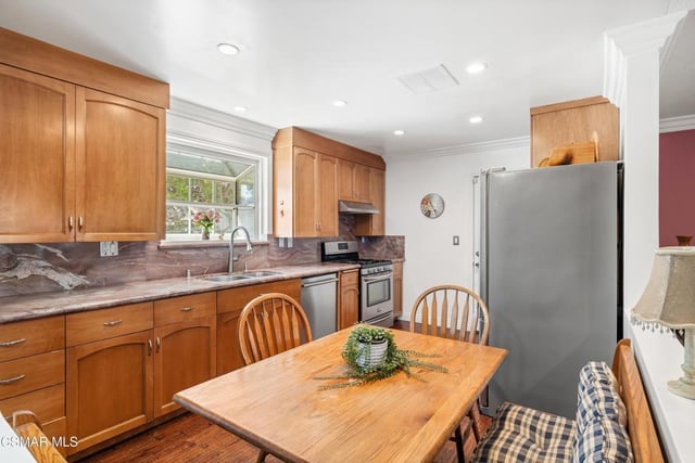 1207 Graham Street, Simi Valley, CA 93065 — photo 5 of 23