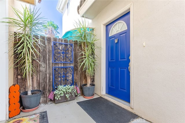 8425 Burnet Avenue 6, North Hills, CA 91343 — photo 2 of 29
