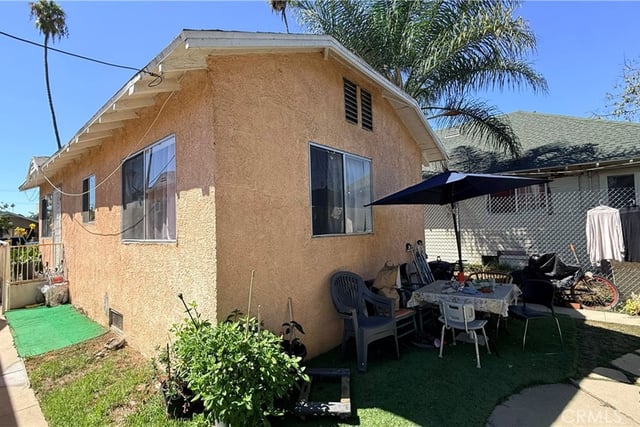 823 W 81st, Los Angeles, CA 90044 — photo 11 of 13