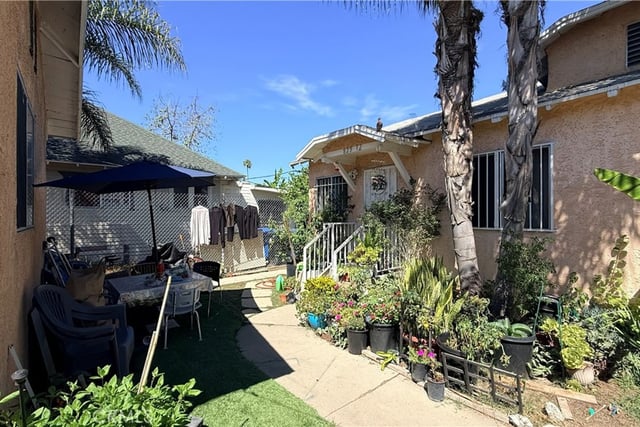823 W 81st, Los Angeles, CA 90044 — photo 7 of 13