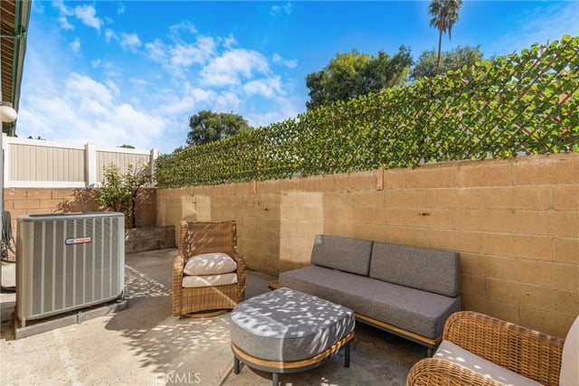 17221 Roscoe Boulevard 2, Northridge, CA 91325 — photo 5 of 35