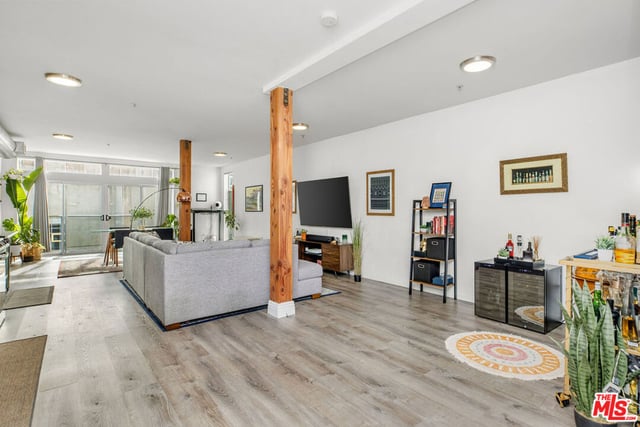 4215 Glencoe Avenue 206, Los Angeles, CA 90292 — photo 15 of 25