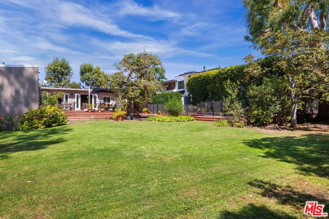 11742 Chenault Street, Los Angeles, CA 90049 — photo 4 of 46