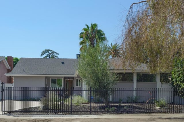 7643 Encino Avenue, Northridge, CA 91325 — photo 3 of 40