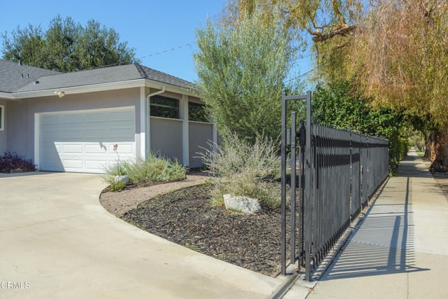 7643 Encino Avenue, Northridge, CA 91325 — photo 4 of 40