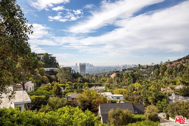1517 Oriole Lane, Los Angeles, CA 90069 — photo 11 of 37
