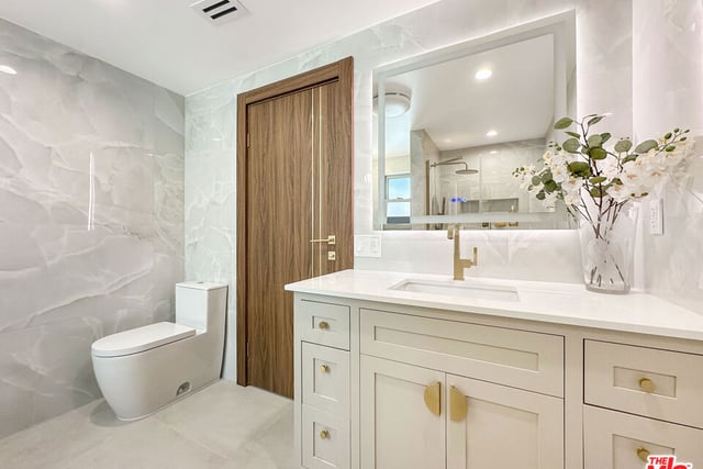 5810 S Halm Avenue, Los Angeles, CA 90056 — photo 19 of 49