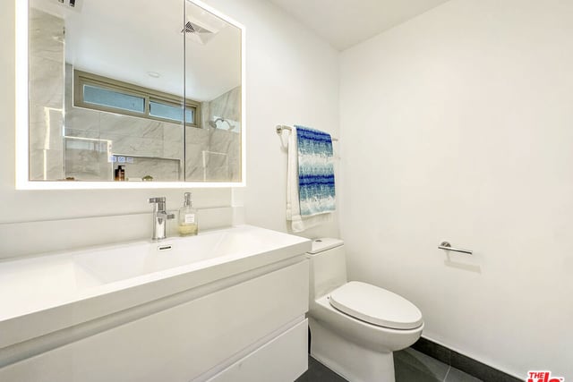 5810 S Halm Avenue, Los Angeles, CA 90056 — photo 26 of 49