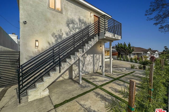 5810 S Halm Avenue, Los Angeles, CA 90056 — photo 37 of 49