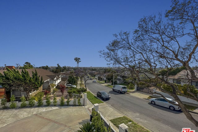 5810 S Halm Avenue, Los Angeles, CA 90056 — photo 45 of 49