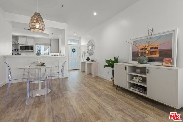 2913 3rd Street 306, Santa Monica, CA 90405 — photo 8 of 17