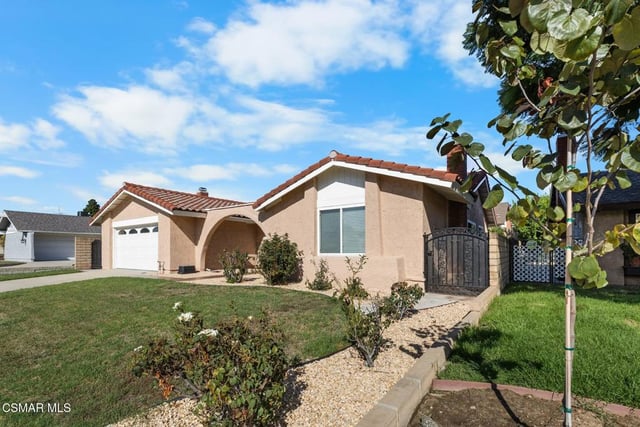 2162 Yosemite Avenue, Simi Valley, CA 93063 — photo 3 of 51