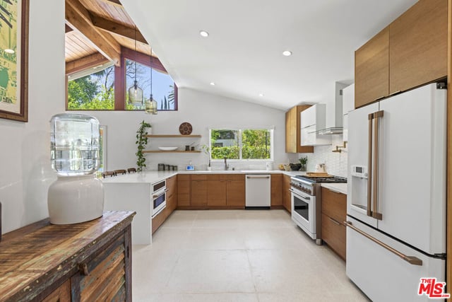 23023 Gainford Street, Woodland Hills, CA 91364 — photo 4 of 34