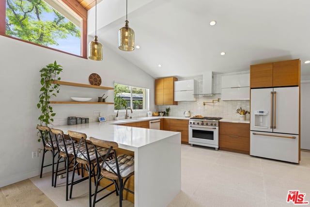 23023 Gainford Street, Woodland Hills, CA 91364 — photo 5 of 34