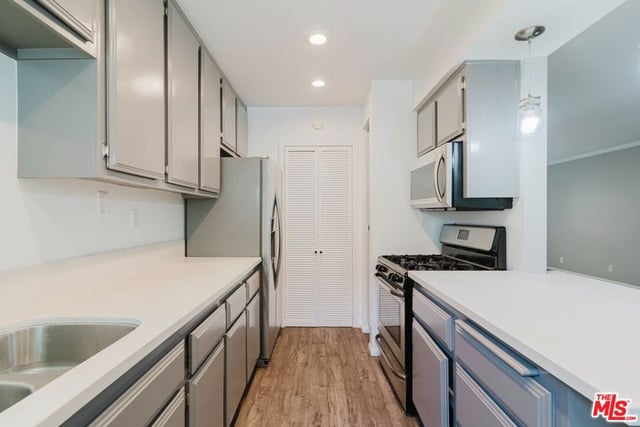 3622 Kalsman Drive 2, Los Angeles, CA 90016 — photo 10 of 33