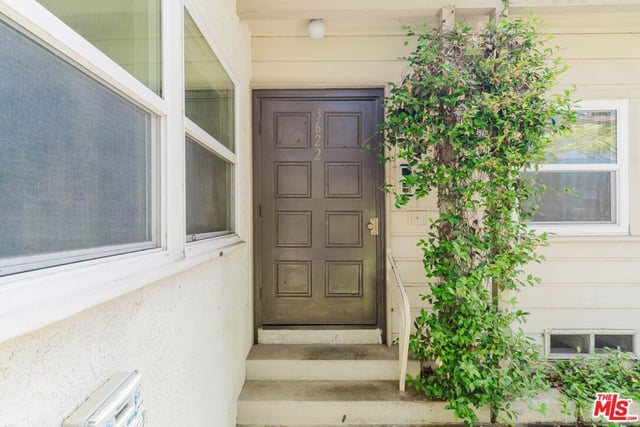 3622 Kalsman Drive 2, Los Angeles, CA 90016 — photo 2 of 33
