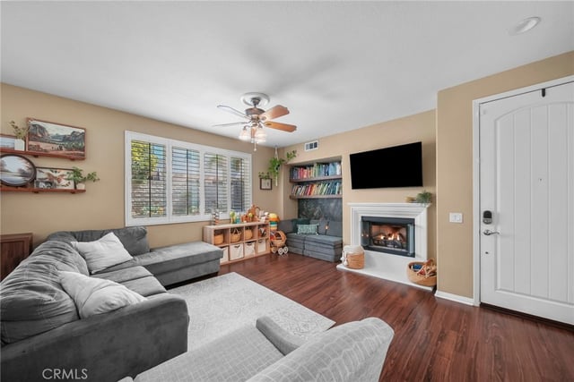 28360 Mirabelle Lane, Saugus, CA 91350 — photo 5 of 34