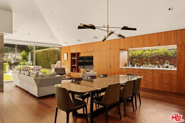 840 Leonard Road, Los Angeles, CA 90049 — photo 4 of 22