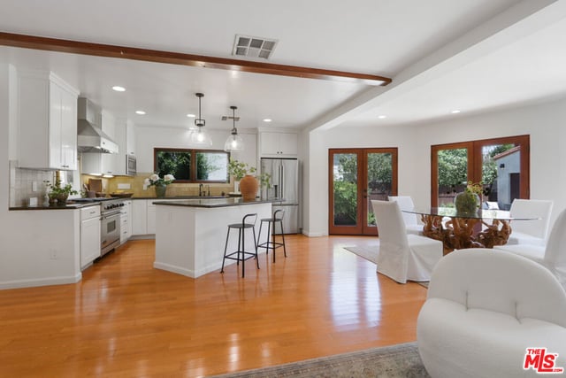 2130 Manning Avenue, Los Angeles, CA 90025 — photo 8 of 40