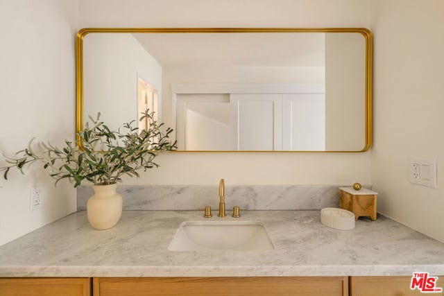 848 N Kings Road 208, West Hollywood, CA 90069 — photo 21 of 52