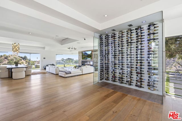 2402 Carman Crest Drive, Los Angeles, CA 90068 — photo 10 of 36