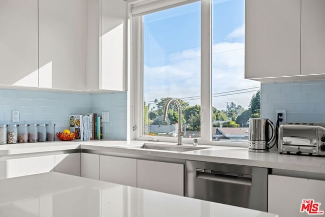 11724 Culver Boulevard 10, Los Angeles, CA 90066 — photo 20 of 51