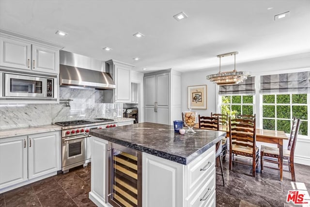 15235 Valley Vista Boulevard, Los Angeles, CA 91403 — photo 13 of 28