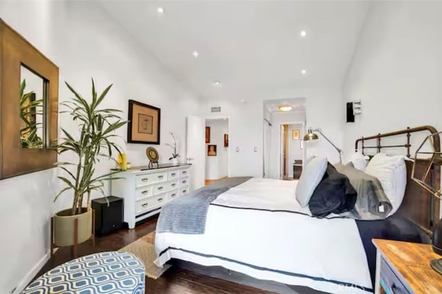 911 N Kings 306, West Hollywood, CA 90069 — photo 16 of 22
