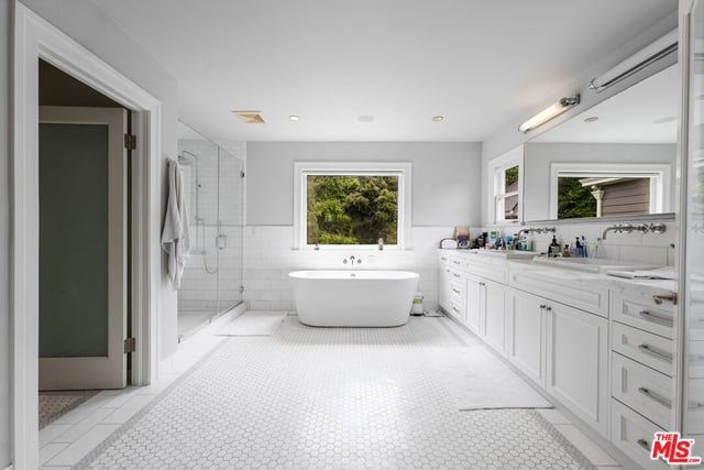 4530 W 8th Street, Los Angeles, CA 90005 — photo 13 of 45
